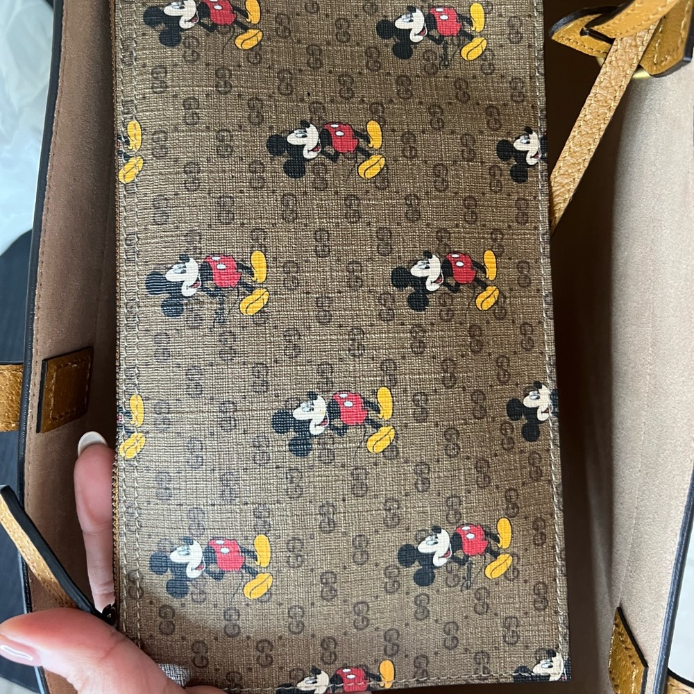 Gucci x Disney Tote - Picture 10 of 12
